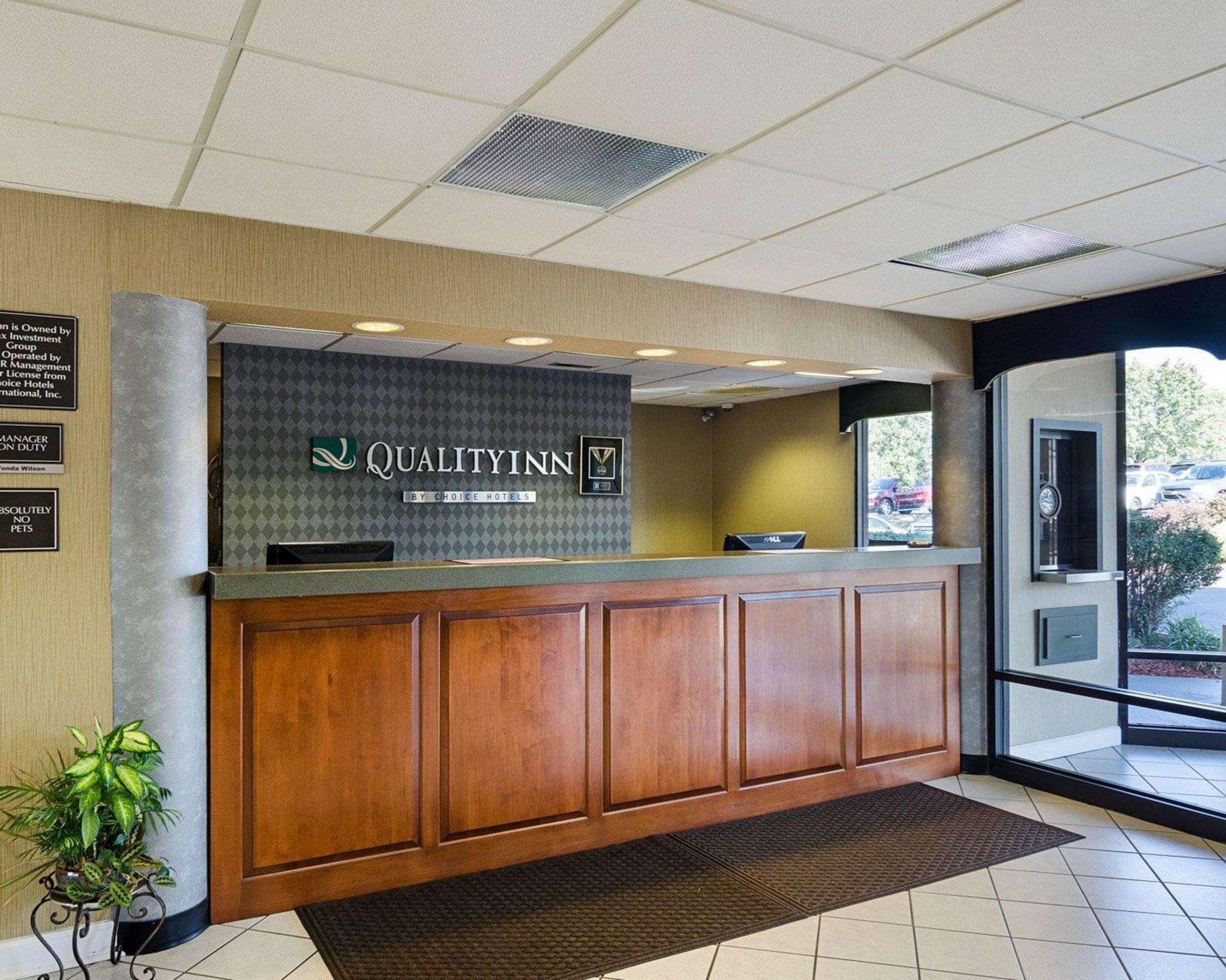 Quality Inn Troutville - Roanoke North Exterior photo