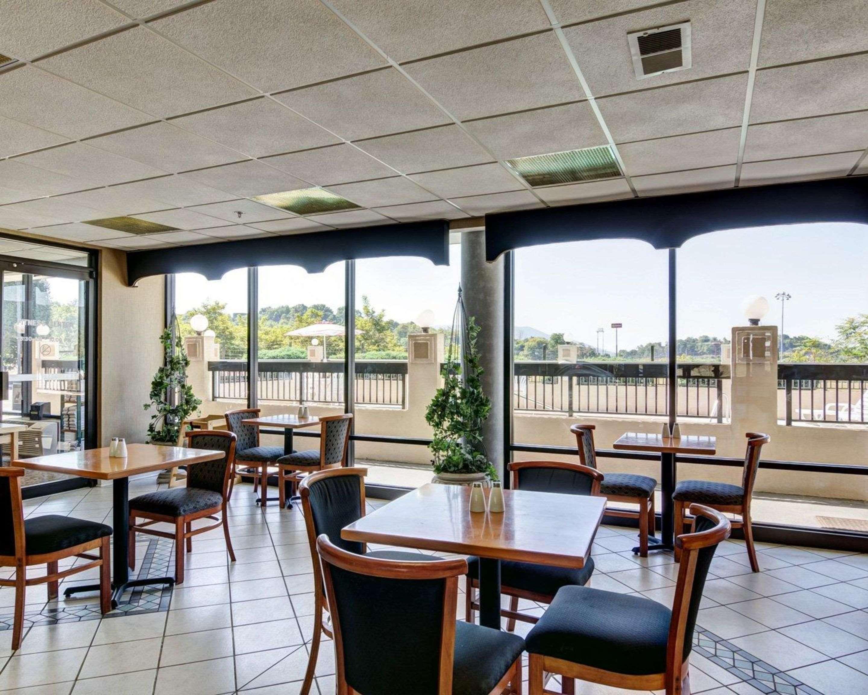 Quality Inn Troutville - Roanoke North Exterior photo