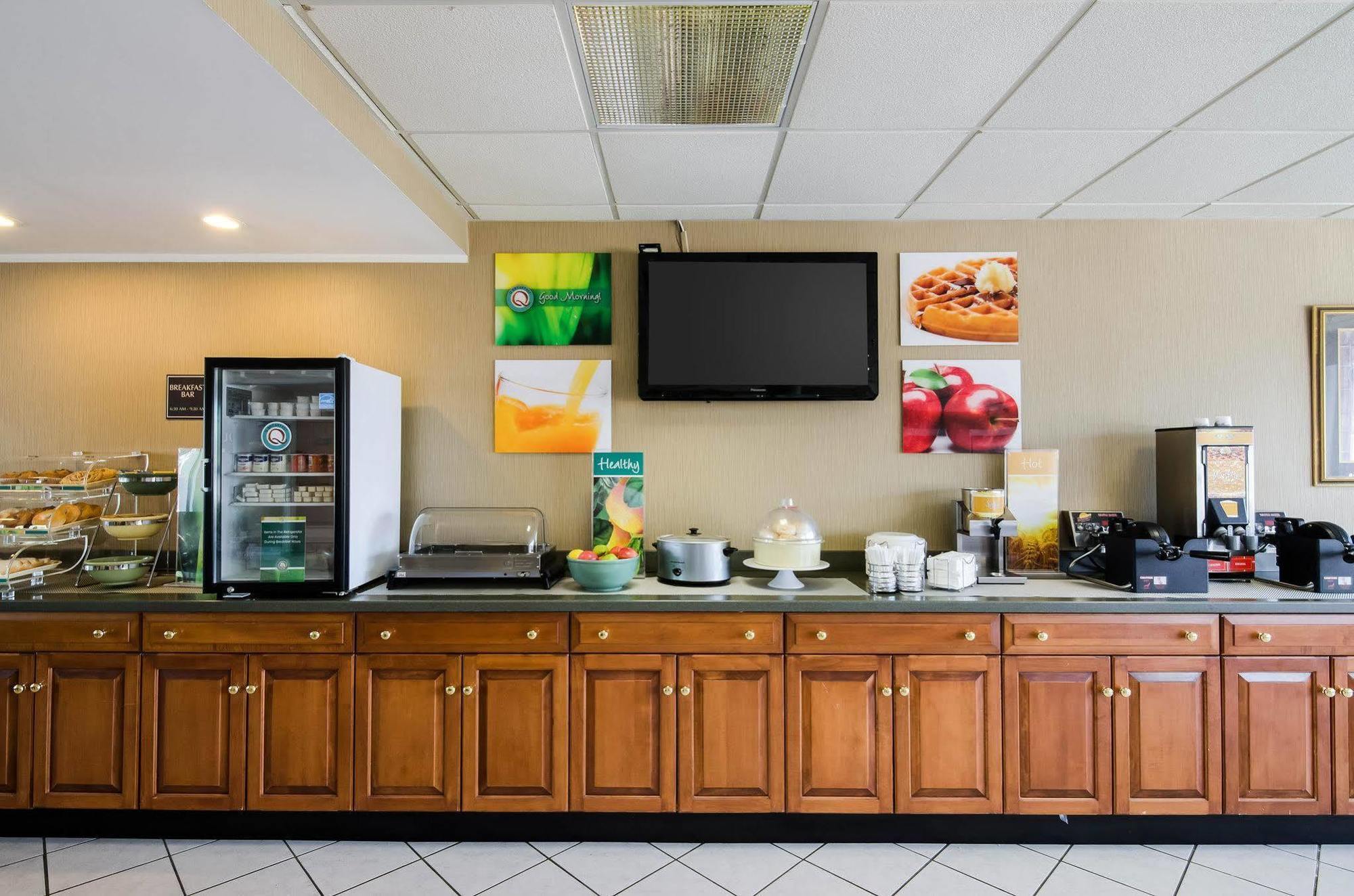 Quality Inn Troutville - Roanoke North Exterior photo